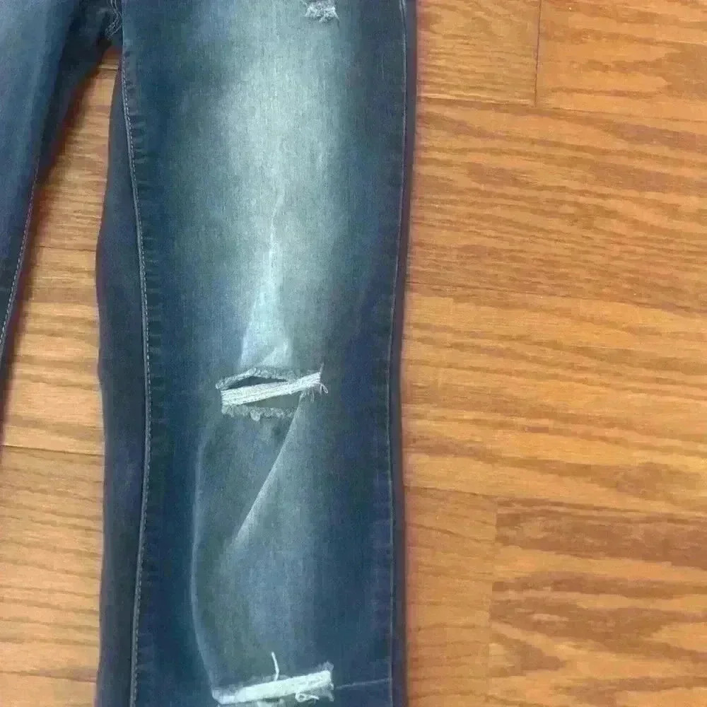 YMI  Jeans Juniors Size 3   straight leg distressed dark wash Exc Con - Picture 4 of 5